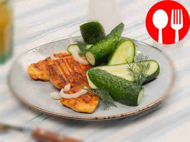 Малосольные огурцы на минеральной воде