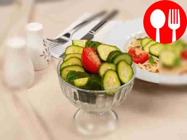 Pickled cucumbers with sauce