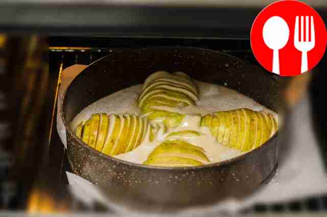 Выпекайте 30–35 минут при температуре 180°C в...