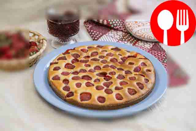 Festive charlotte with strawberries