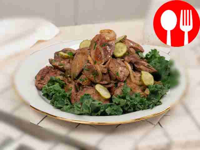 Chicken liver fried with pickles