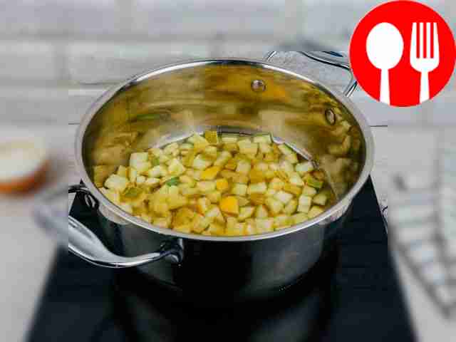 Дайте готовому варенью настояться около 30...