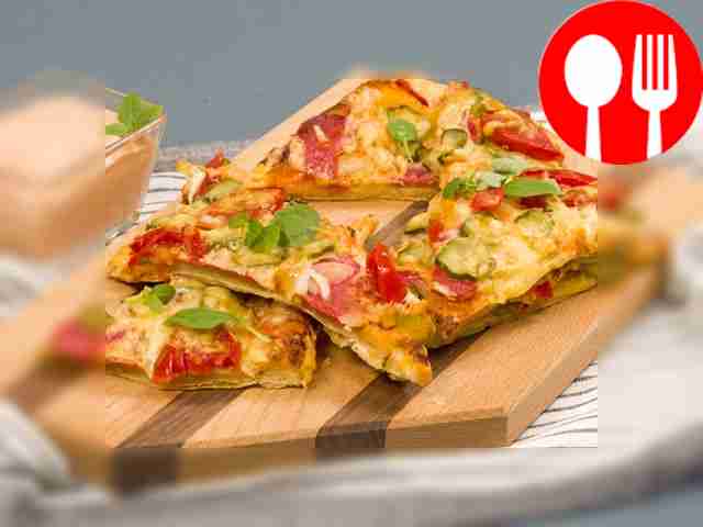 Pizza with salted tomatoes