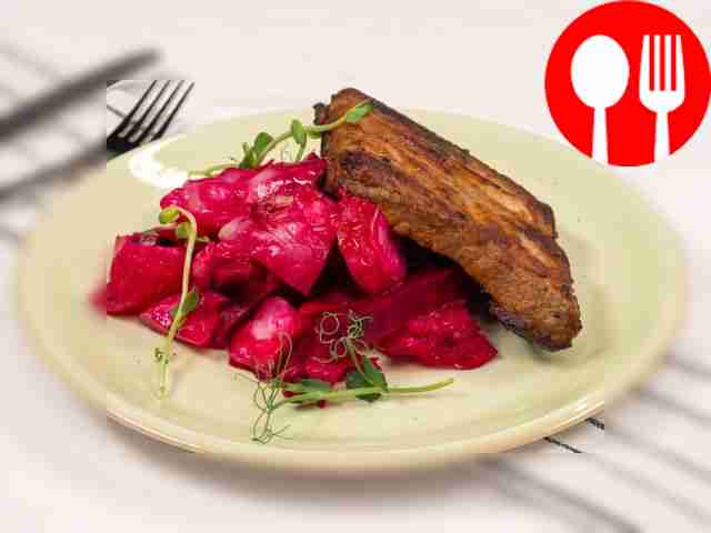 Маринованная капуста со свеклой Pickled cabbage with beets