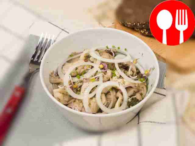 Pickled oyster mushrooms with spices