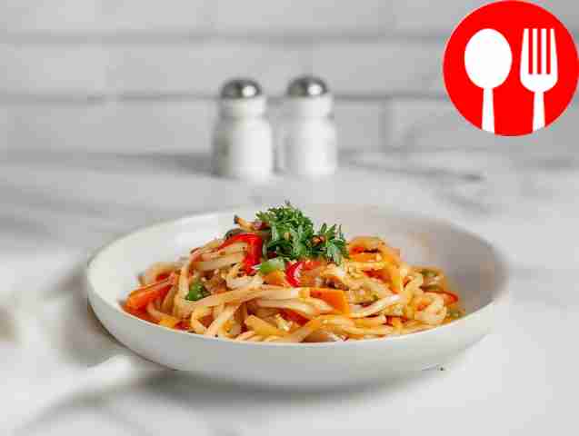 Быстрый удон с соусом терияки и имбирем