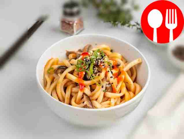 Пикантный удон с грибами