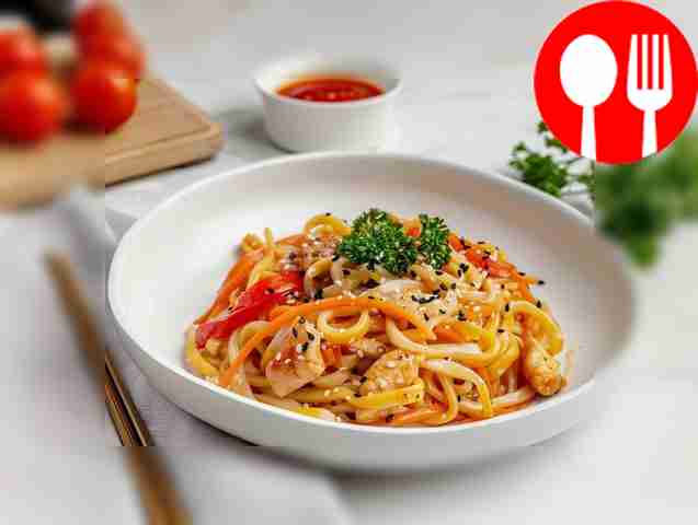 Простой рецепт лапши удон с курицей и базиликом