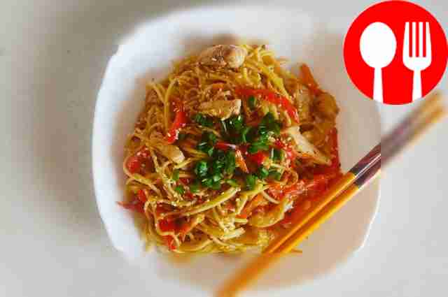 Сытный удон с мясом и овощами