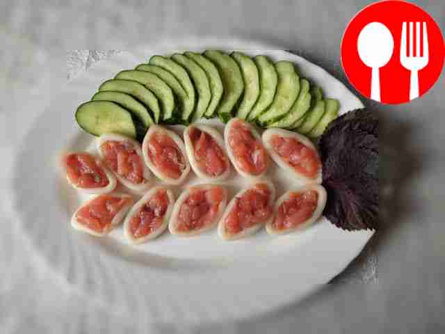 Семга, маринованная с кальмарами