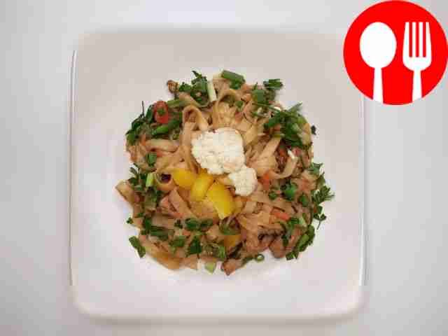 Udon noodles with pork and cauliflower