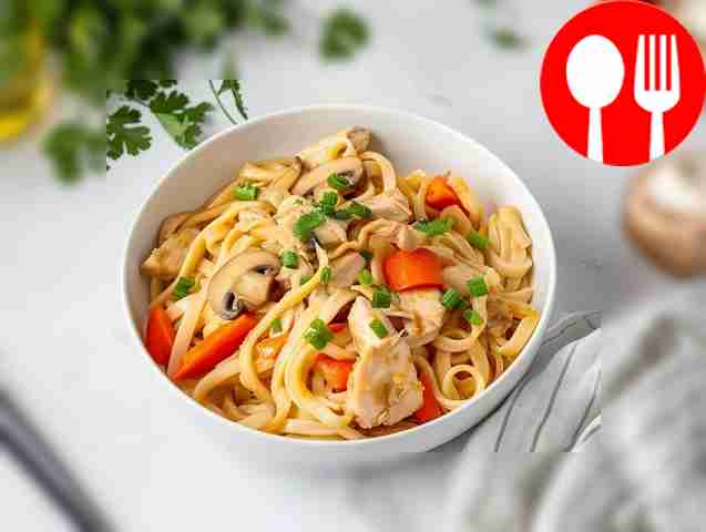 Spicy udon noodles in soy sauce with chicken