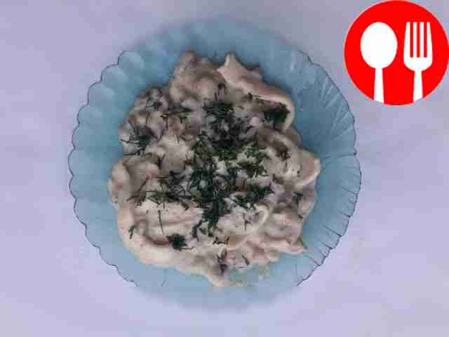 Quick appetizer of squid with sour cream