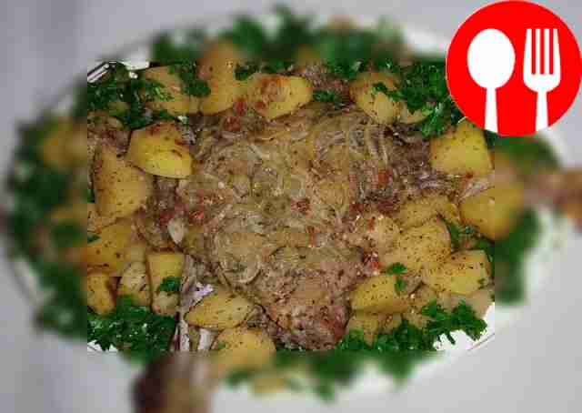Roast lamb with potatoes