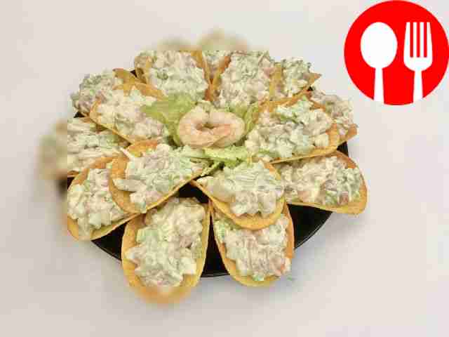 Squid salad with shrimps on chips