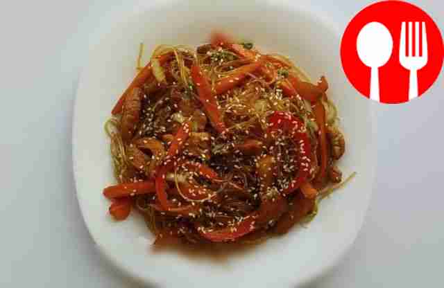 Homemade wok with chicken in Teriyaki sauce