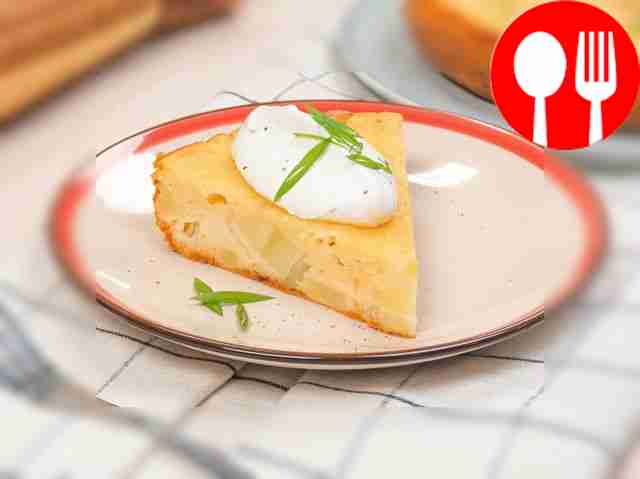 Pie with potatoes in a slow cooker