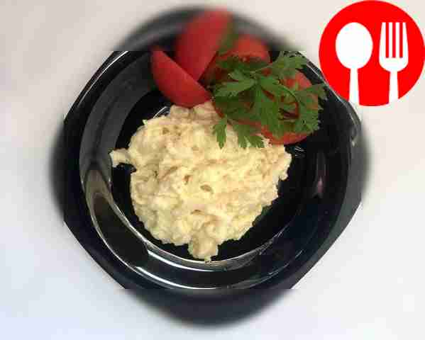 Juicy squid in sour cream sauce