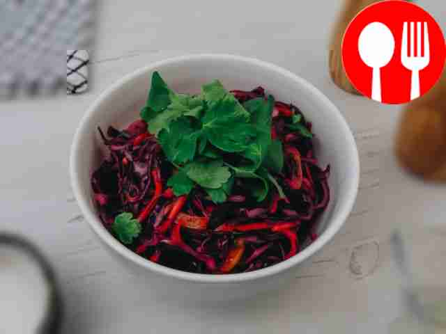 Коул слоу с краснокочанной капустой