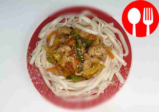 Spicy udon with vegetables