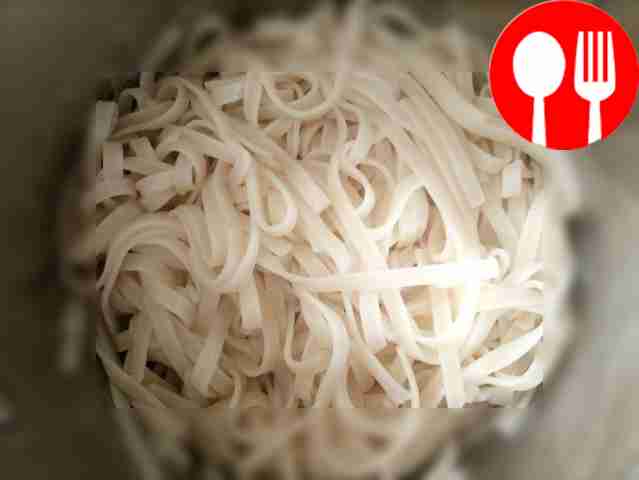 Cook the udon in salted water for as long as...