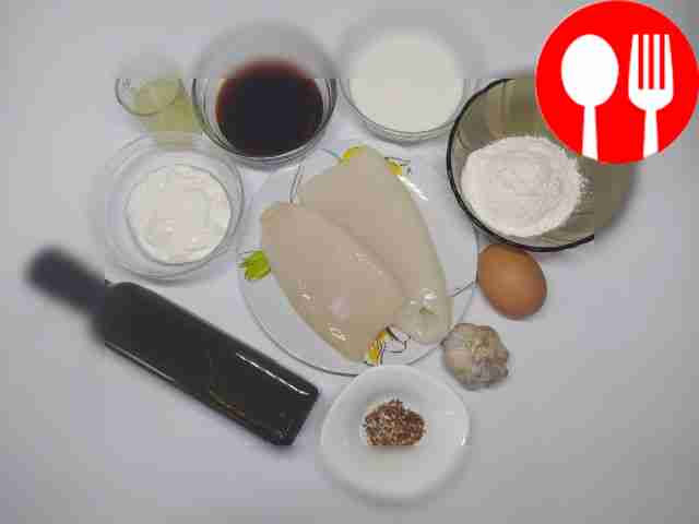 Clean the squid carcasses in advance, cut them...