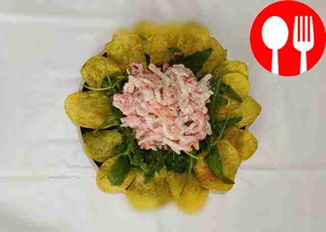 Кальмары с семгой и морепродуктами