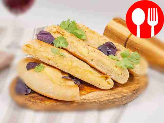 Ossetian pie with potatoes and cheese