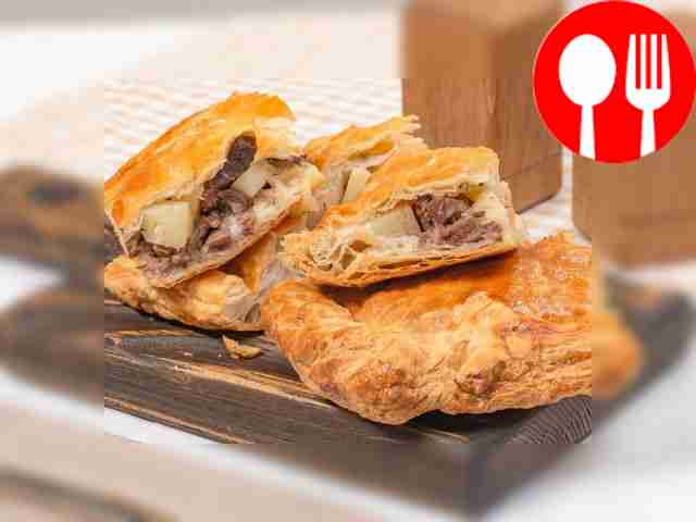 Слоеный пирог с мясом и картошкой