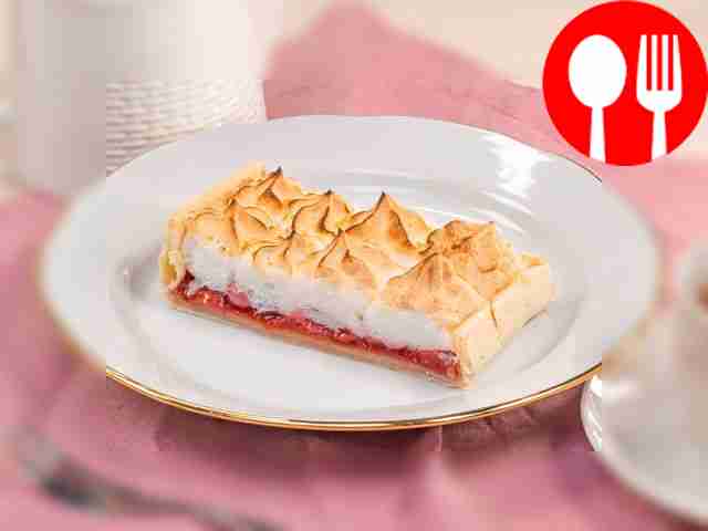 Strawberry and meringue pie