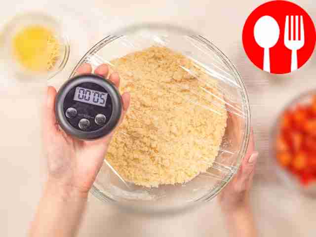 Приготовьте песочное тесто. В миске соедините...