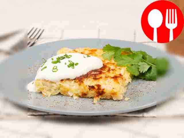 Pie with cabbage in a frying pan