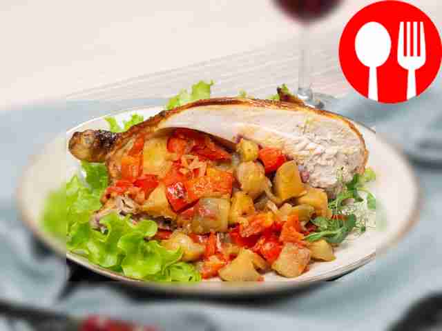 Курица, фаршированная овощами