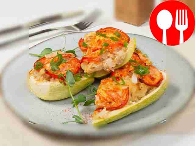 Фаршированные кабачки в духовке с говядиной и свининой