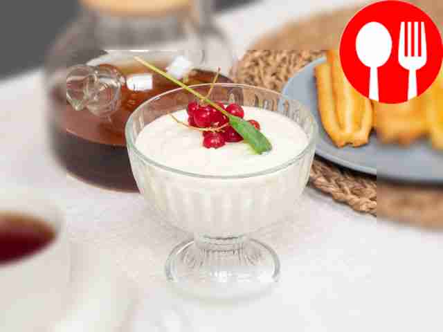Cream for eclairs with cottage cheese and cream