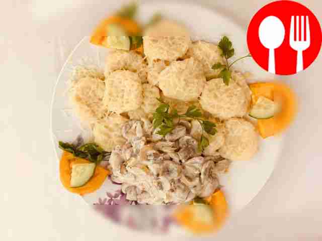 Tender gnocchi with cream