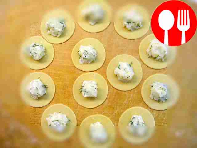 Take out the dough, form several small balls,...