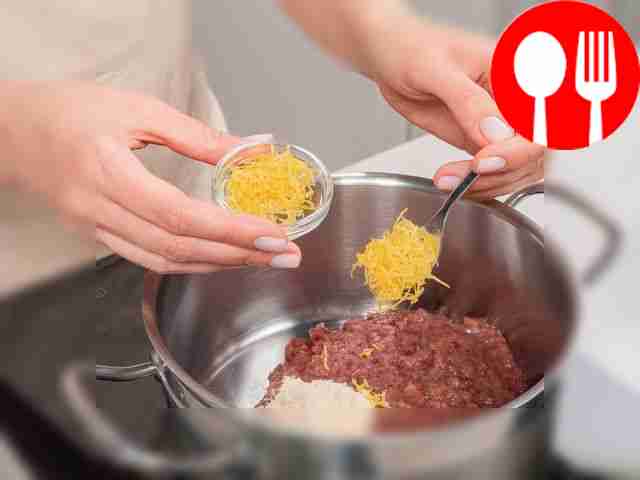 Prepare the berries. Mash clean gooseberries...