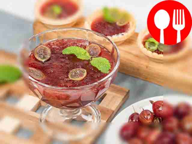 Gooseberry confiture with lemon balm