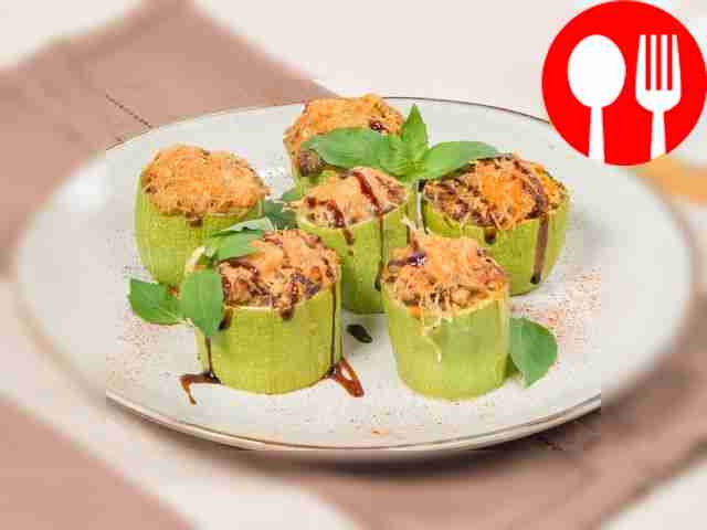 Фаршированные кабачки с курицей
