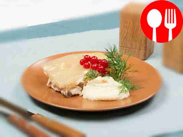 Jellied chicken feet