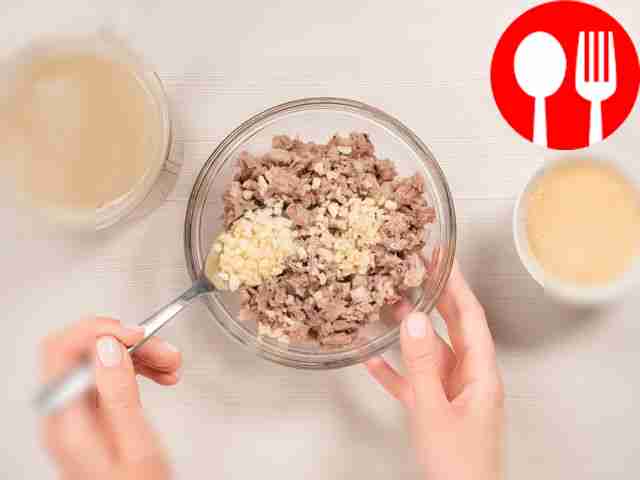 Prepare the meat base for the jellied meat....