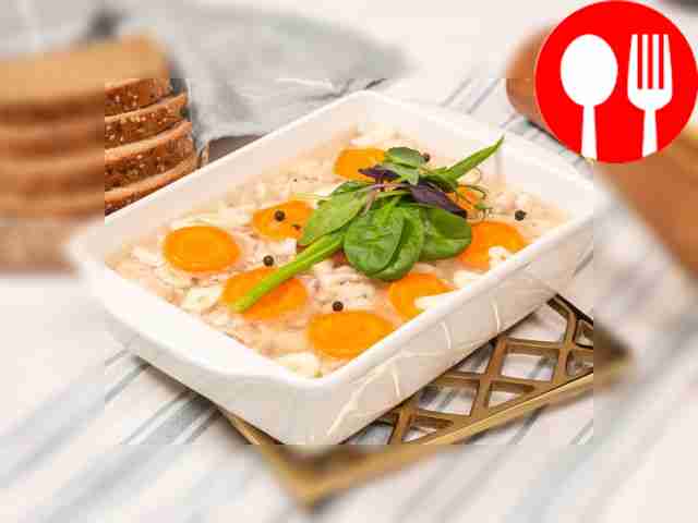 Chicken jellied meat with gelatin