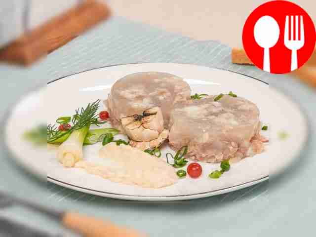 Jellied meat in jars