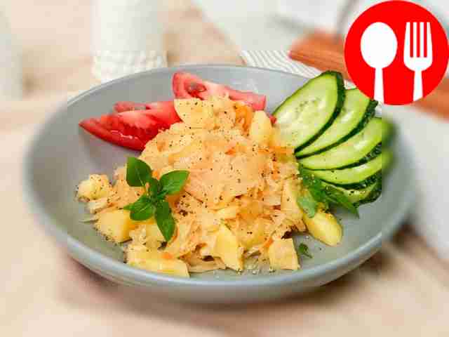 Potatoes with sauerkraut