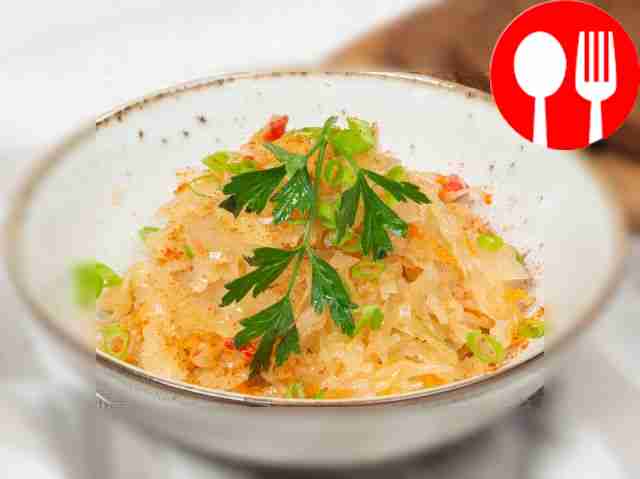 Тушеная квашеная капуста в мультиварке Stewed sauerkraut in a slow cooker