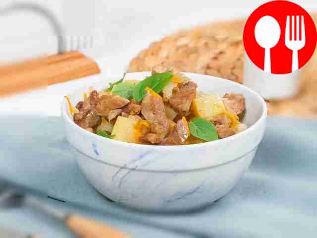 Картошка с квашеной капустой и мясом