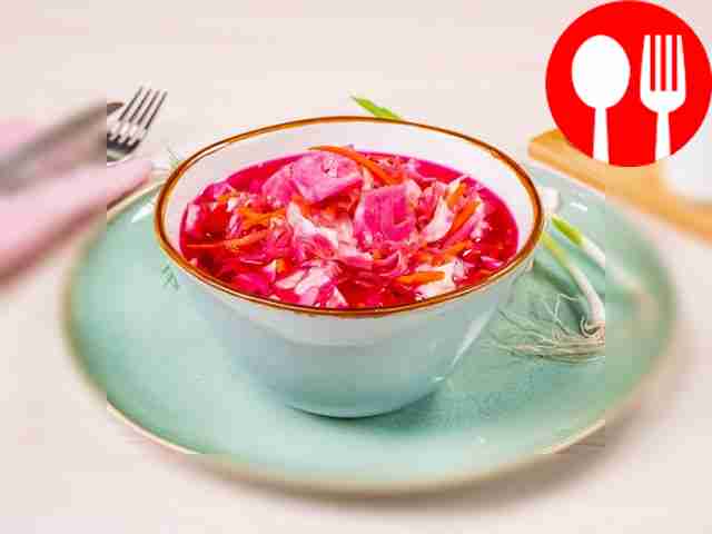 Pickled cabbage with beets and garlic
