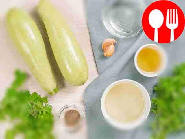 Кабачки, базилик и петрушку вымойте и обсушите...