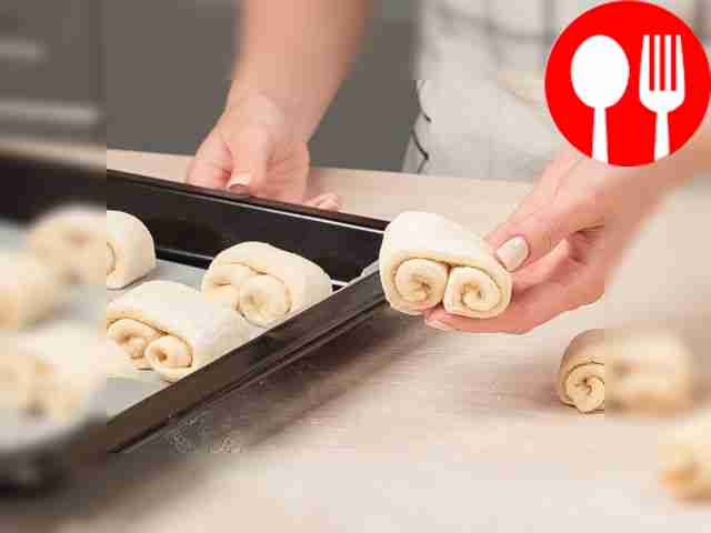 Bake Berlin cakes. Place a layer of defrosted...